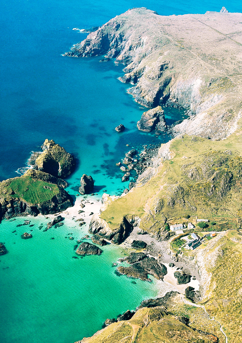 Kynance Cove, Cornwall, England Kynance Cove, Cornwall, England
